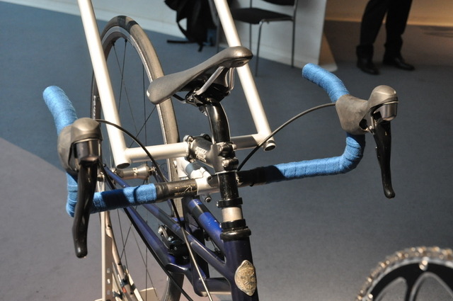 自転車と身体がデザインテーマ「FUKAMI」