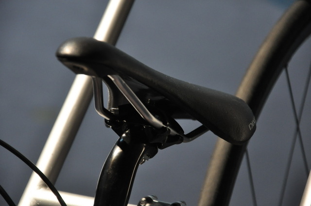 自転車と身体がデザインテーマ「FUKAMI」