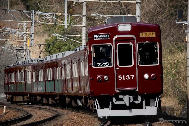 阪急から譲り受けた能勢電鉄5100系。3月16日から営業運転を開始する。