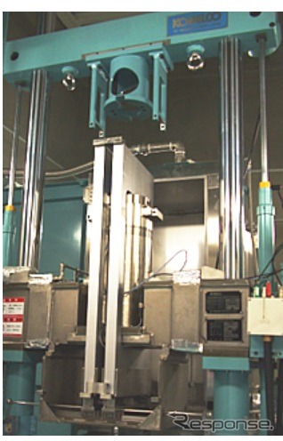 高圧水素ガス環境下材料試験装置