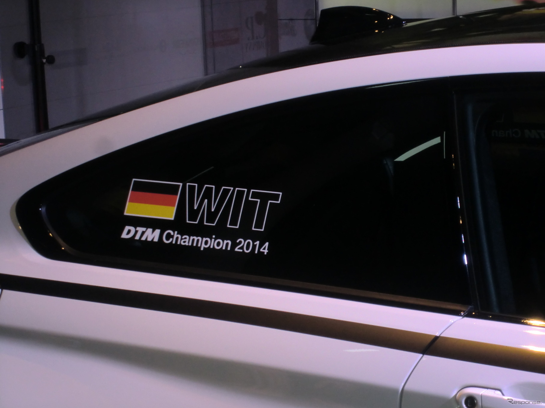昨年のDTMチャンピオン、ヴィットマン（WIT）の栄光を記念した世界23台限定車。