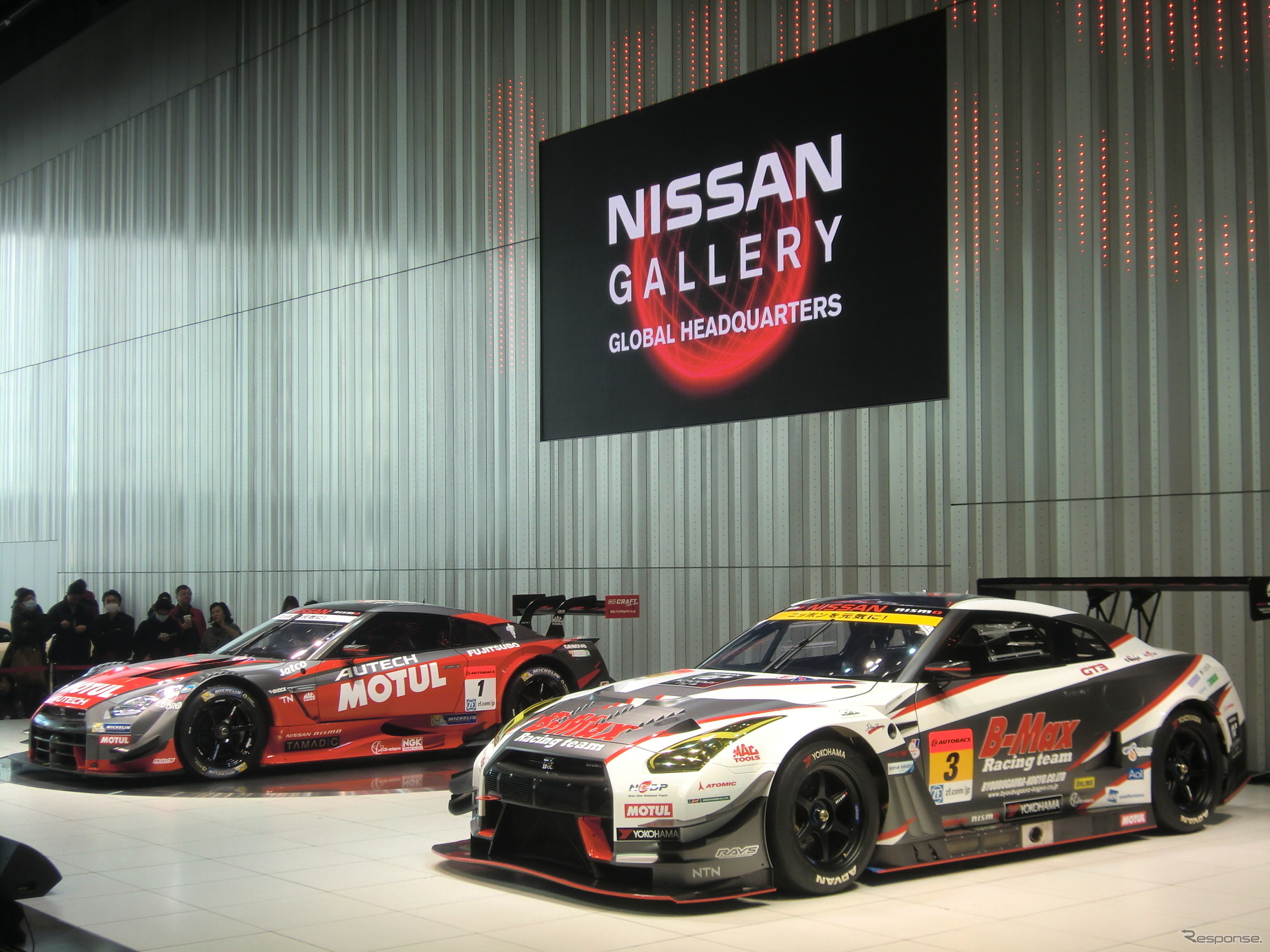 手前はGT300クラスに参戦するGT-R、奥がGT500クラスのGT-R。