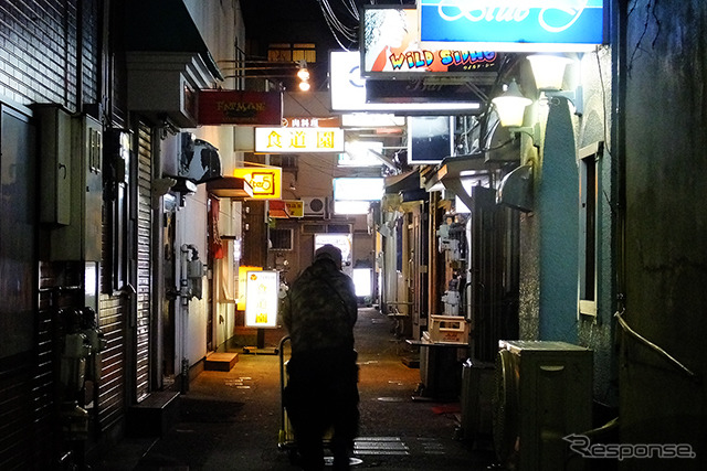 長崎県佐世保市湊町付近の夜