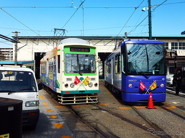 荒川車庫に停車する都電8800形貸切電車（D2Cグループのツイストラボが実施した「都電貸切アイデア発想ワークショップ」（3月5日、早稲田大学、早稲田～荒川車庫前））