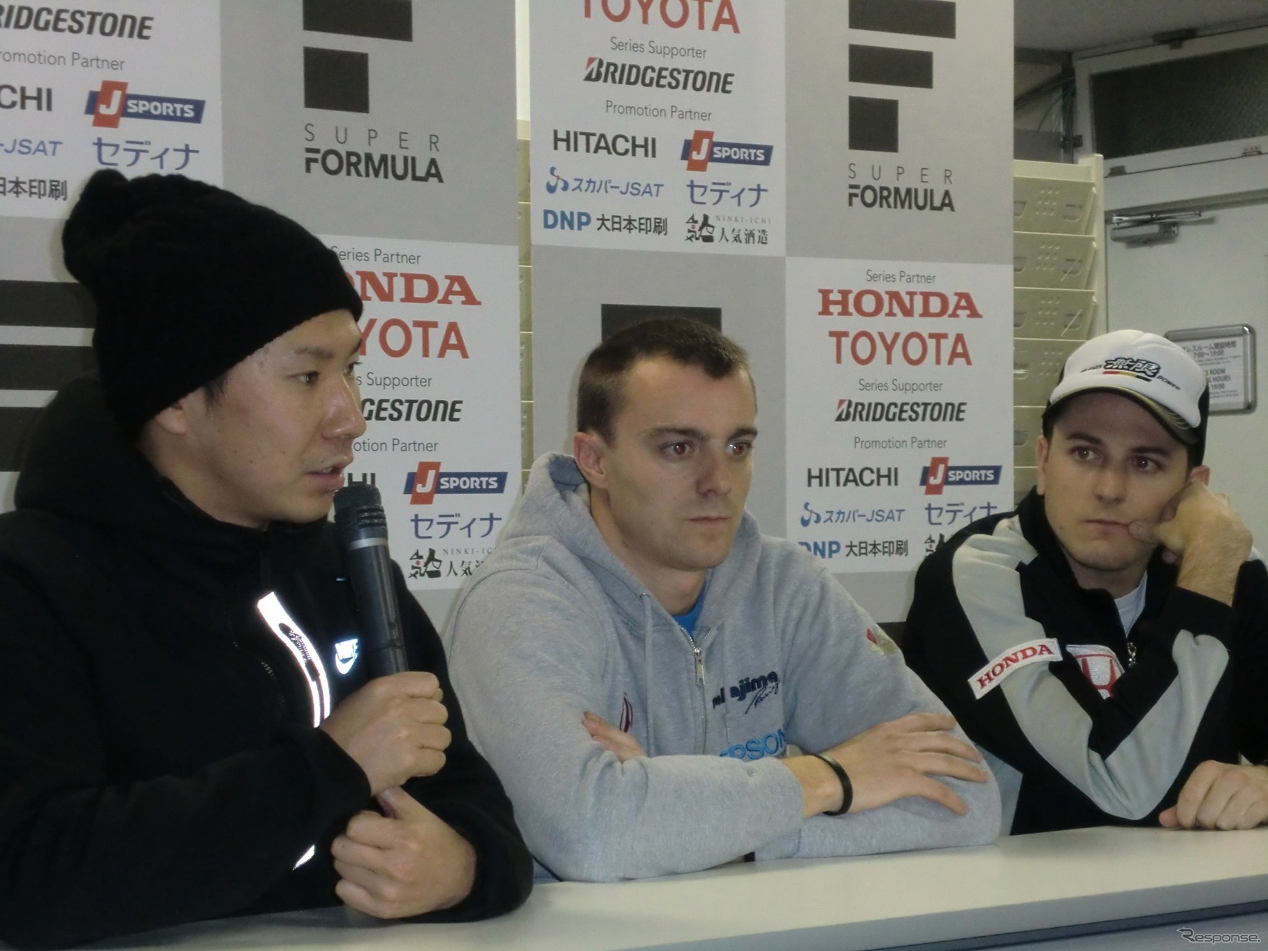 昨年12月のSF岡山テストでは、小林可夢偉（左）、バゲット（中央）らとともに記者会見にも参加したライマー（右）。