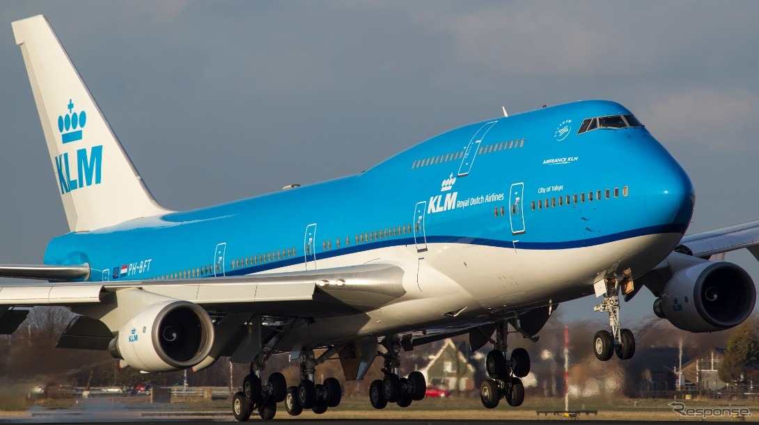 KLMオランダ航空、新塗装のB747がアムステルダムに到着(2)