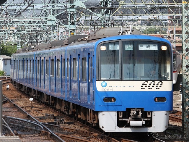 600形の「KEIKYU BLUE SKY TRAIN」（606号編成）は引き続き青色塗装で運行される。