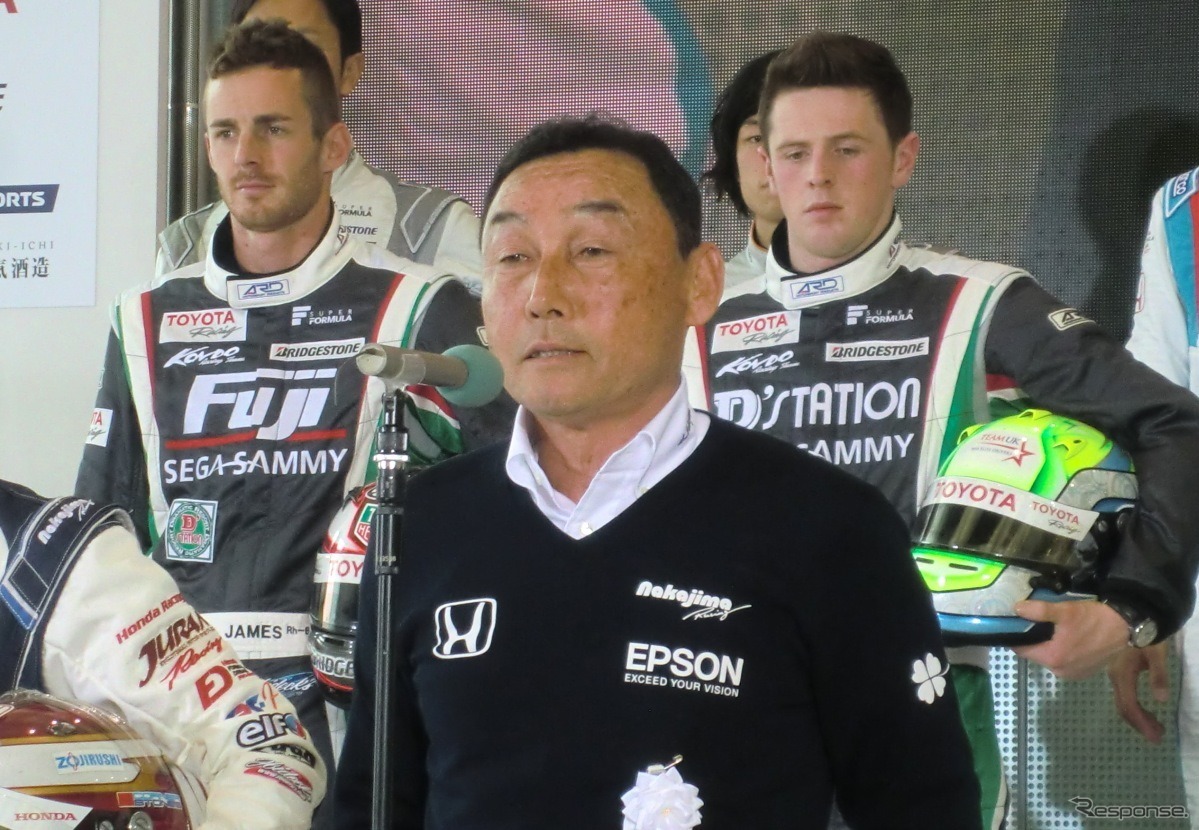 NAKAJIMA RACINGの中嶋悟監督。