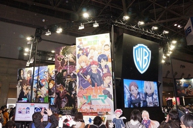 実物大テラフォーマーにスバル公式痛車も登場、立体推しのワーナーブース@AnimeJapan 2015