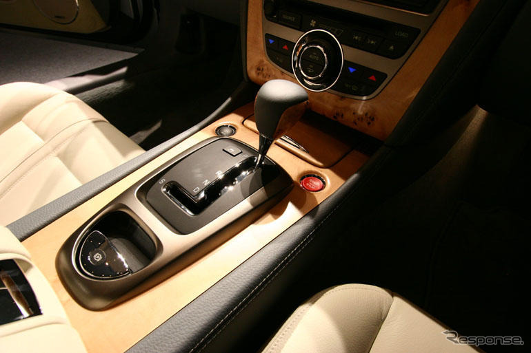 【ジャガー XK 新型日本発表】アストンマーチンは?
