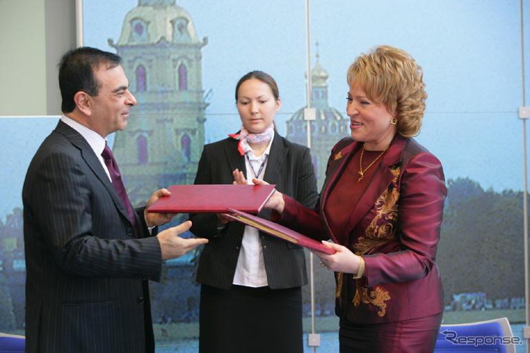 日産のロシア進出でゴーン社長「楽しみにしている」