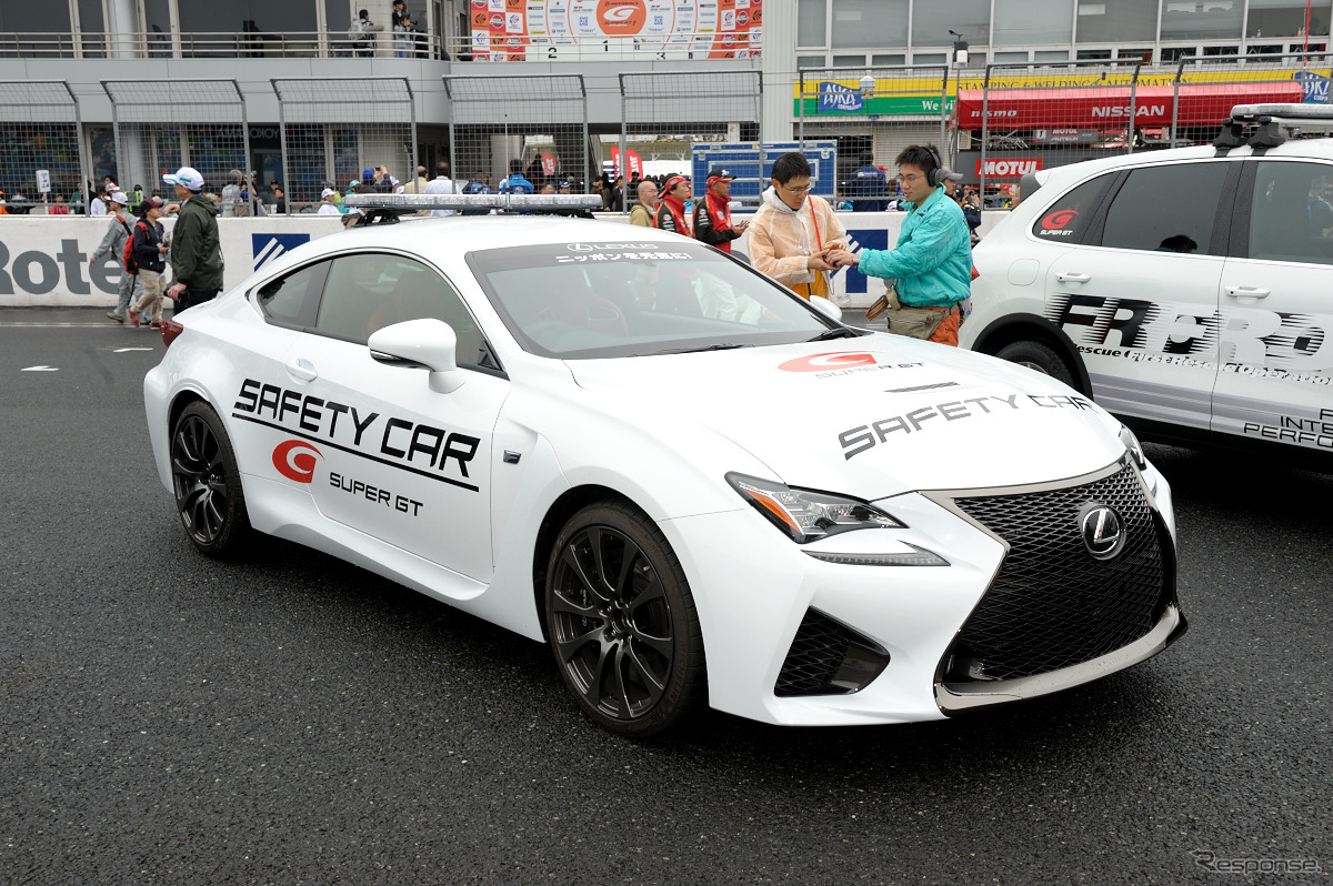 今シーズンのSCとして活躍するレクサスRC-F