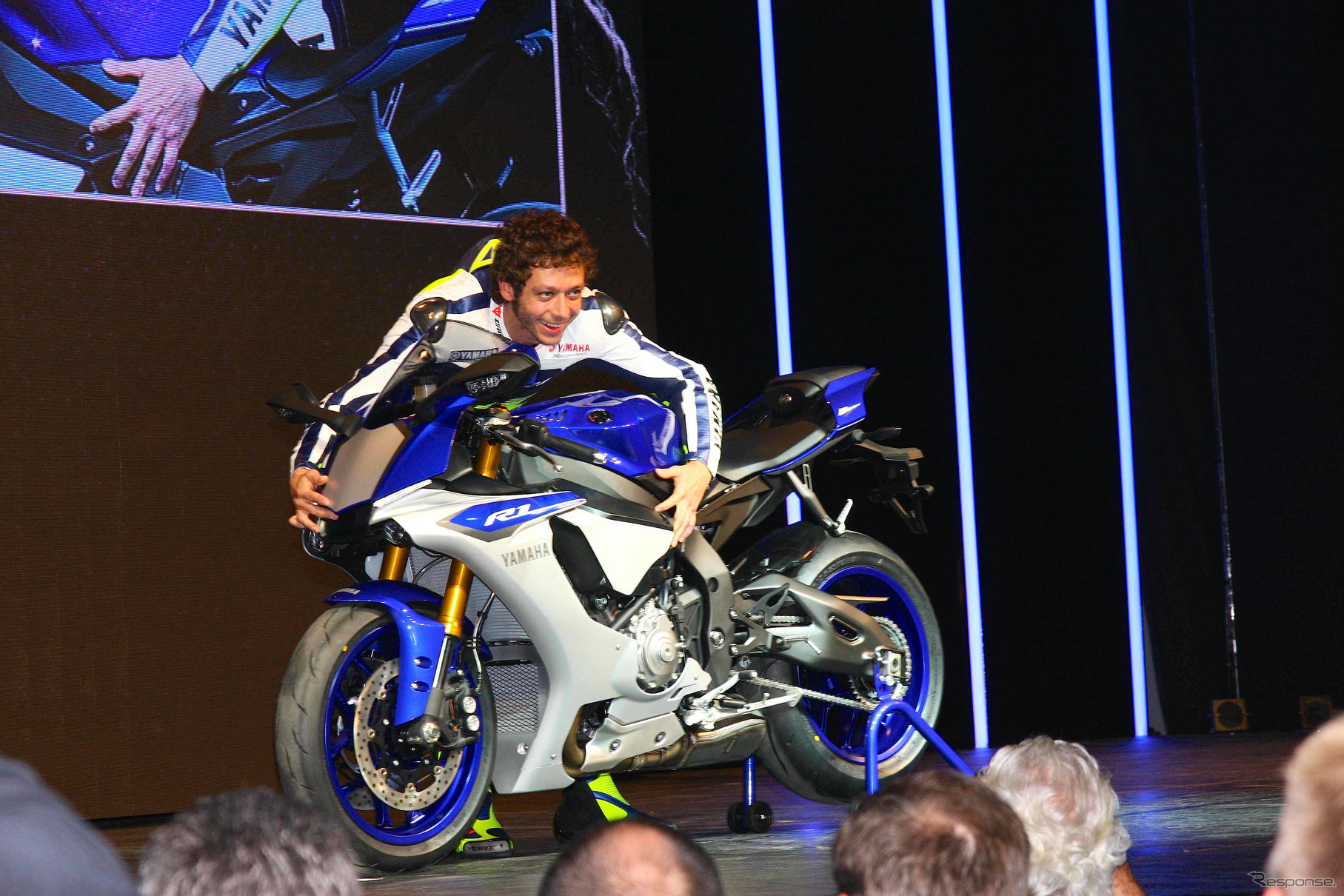 ヤマハ YZF-R1新型とバレンティーノ・ロッシ選手（ミラノショー14）