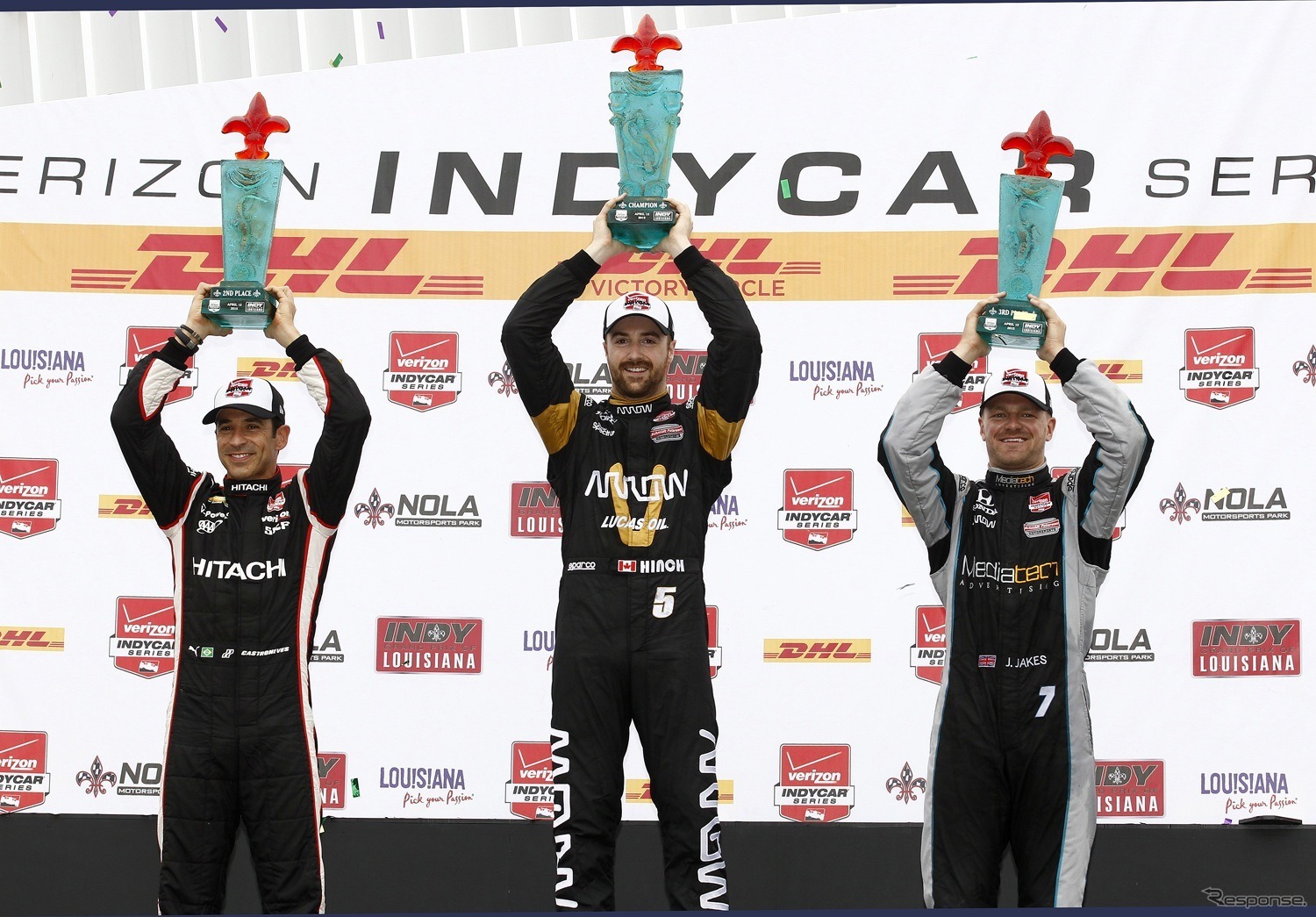 左から2位カストロネベス、優勝ヒンチクリフ、3位ジェイクス。