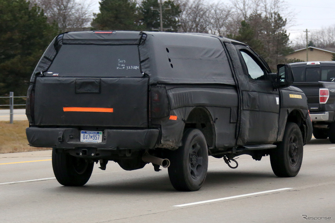 フォードのビッグSUV スクープ写真