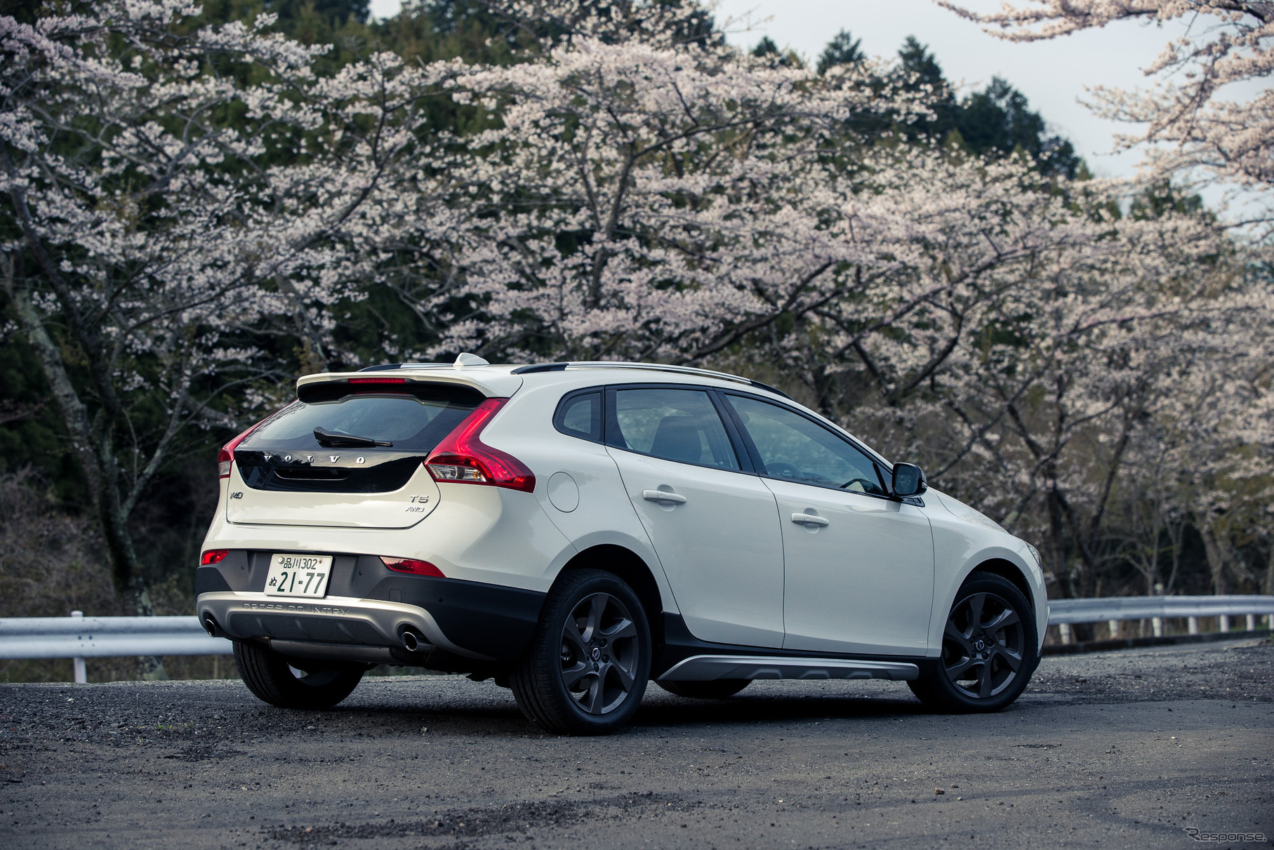 ボルボ V40 クロスカントリー T5 AWD