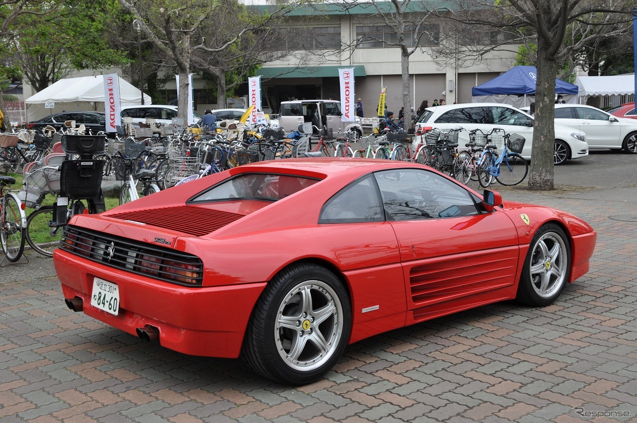 フェラーリ 348