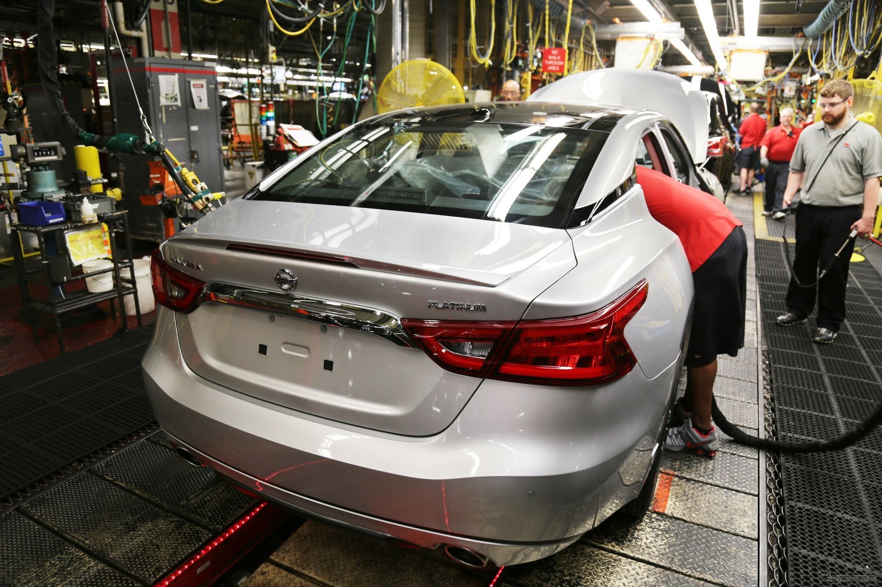 米国テネシー州スマーナ工場で生産が開始された新型日産マキシマ