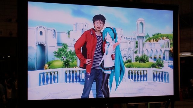 【超会議2015】二次元キャラと写真が撮れる「ニコニ立体写真館」が予想以上に凄かった