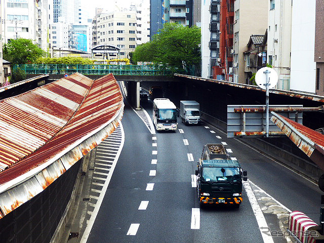 環状線C1の新富町出口付近には、晴海線分岐を想定したスペースも残っている
