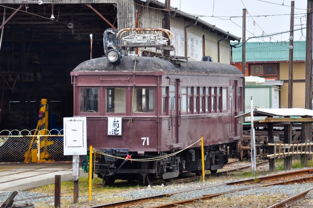 熊本電鉄は5月2日に車両工場の開放イベントを実施する予定。6000形や71形などが写真撮影向けに展示される。写真は71形。