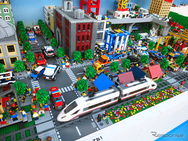 レゴの巨大ジオラマが全国をめぐる「レゴシティ トラックキャラバン」。イオンモール幕張新都心での展示は5月2～5日。そのあとも全国のショッピングモールなどで展開される