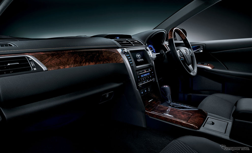 トヨタ カムリ ハイブリッド Gパッケージ・プレミアム ブラック