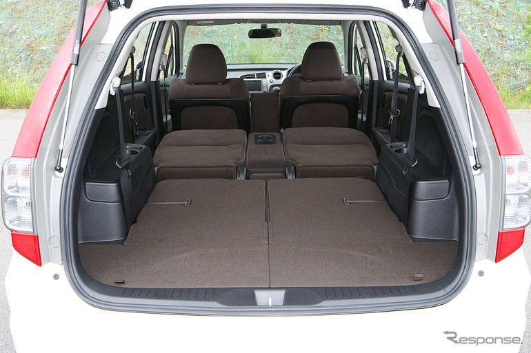 【ホンダ ストリーム 新型発表】シートアレンジがカンタンになった