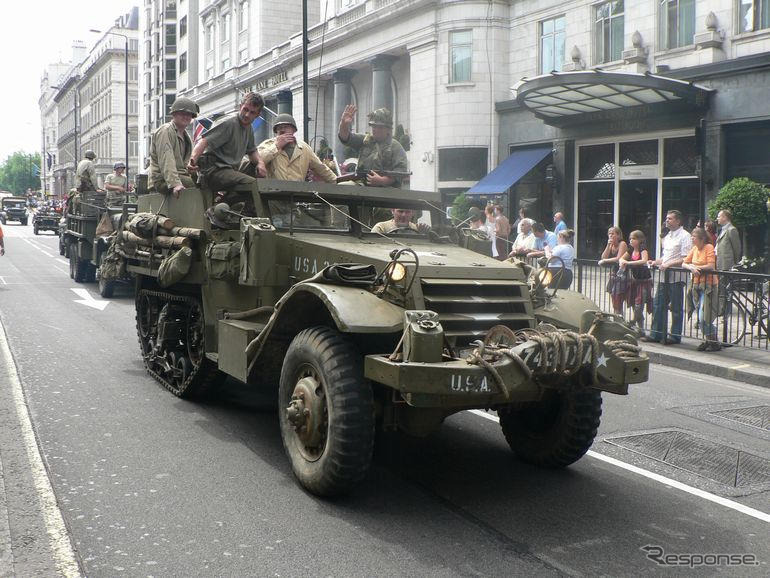 【ロンドンモーターショー06】パレード写真蔵…1900年代から、戦車も登場