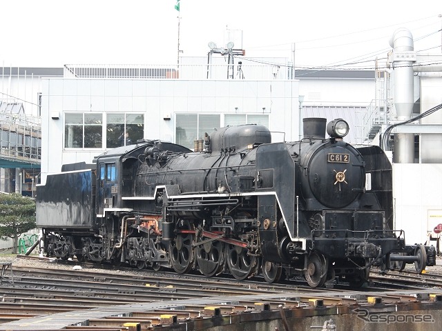 蒸気機関車は23両を収蔵・展示。このうち20両は梅小路蒸気機関車館の収蔵車を引き継ぐ。写真は静態保存されているC61形2号機。