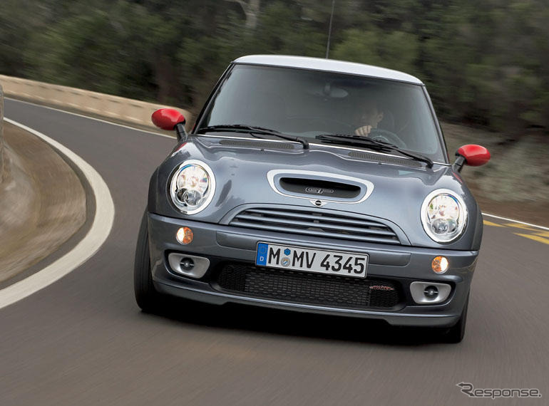 【写真蔵】限定2000台のバカッ速MINI …加速