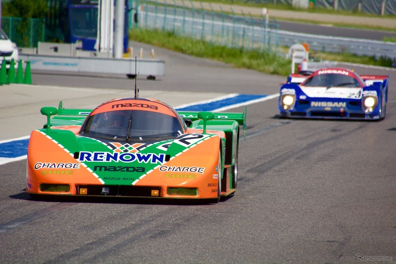 マツダ『787B』などの往年のレースカーがサーキットを疾走