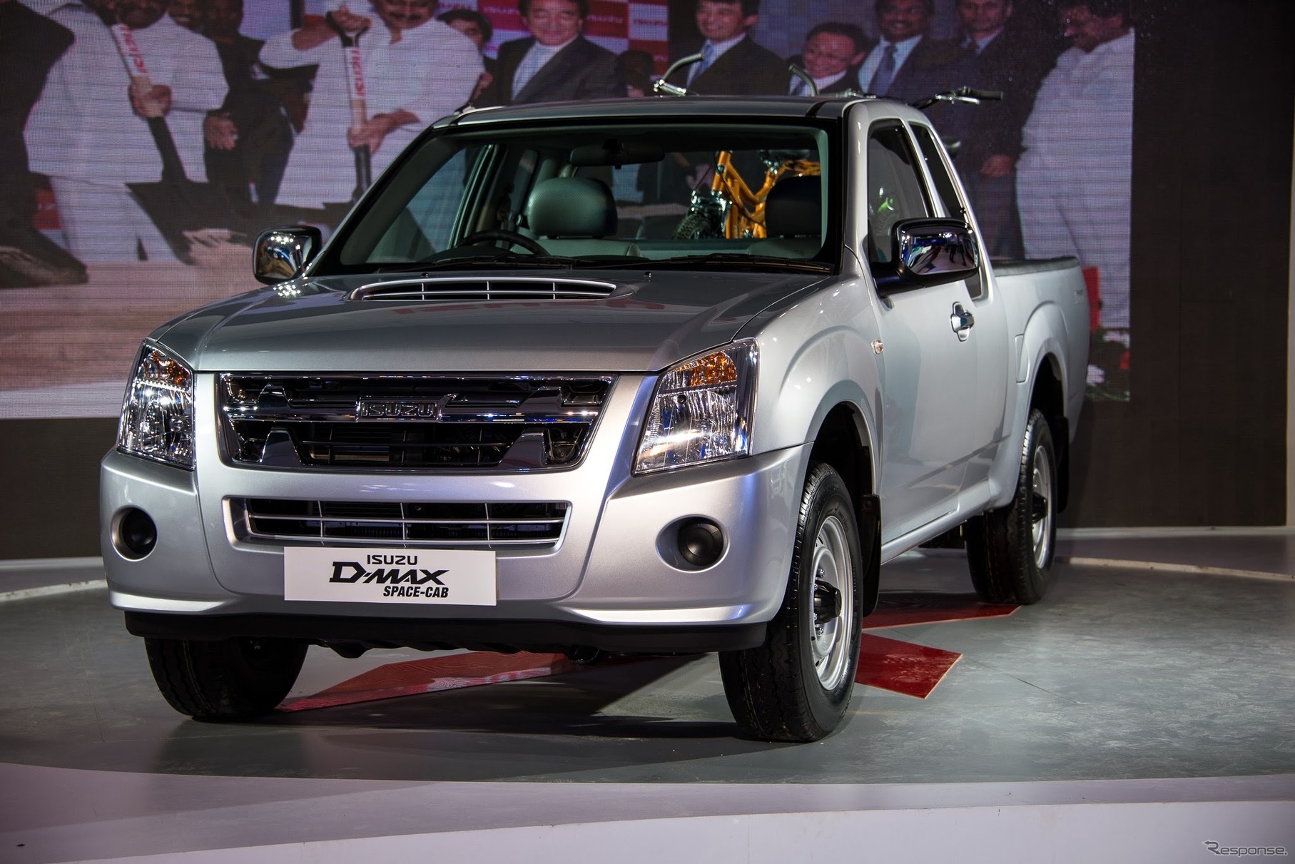 いすゞ D-MAX（参考画像）