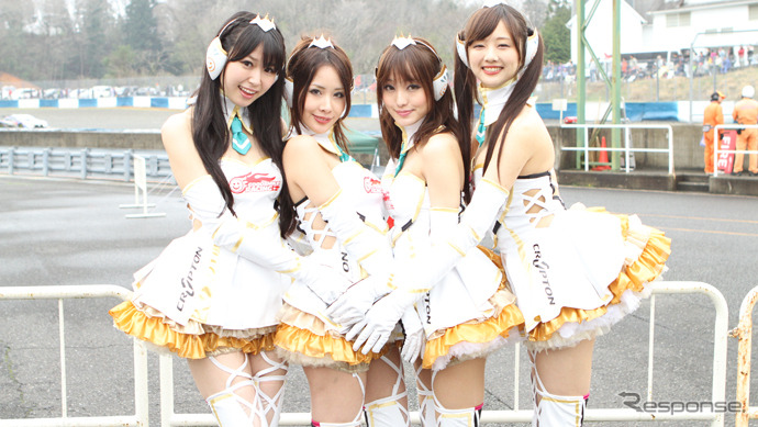スーパーGT 『レーシングミクサポーターズ2015』荒井つかさ・山村ケレール・水谷望愛・熊江流唯