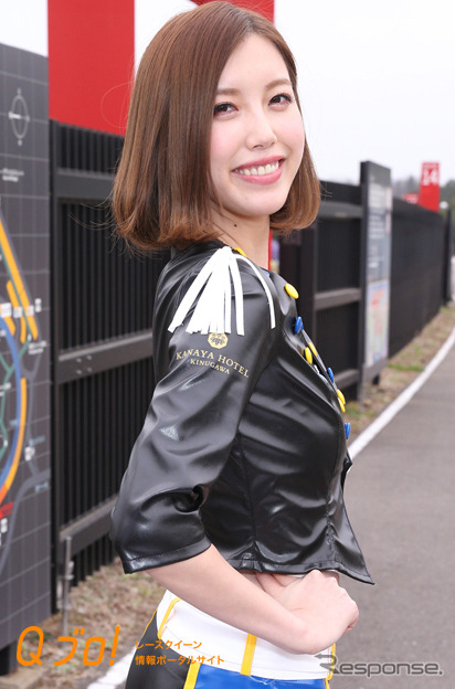 スーパー耐久シリーズ2015『adenuレーシングガールズ』小林レイミ・青木麻璃奈