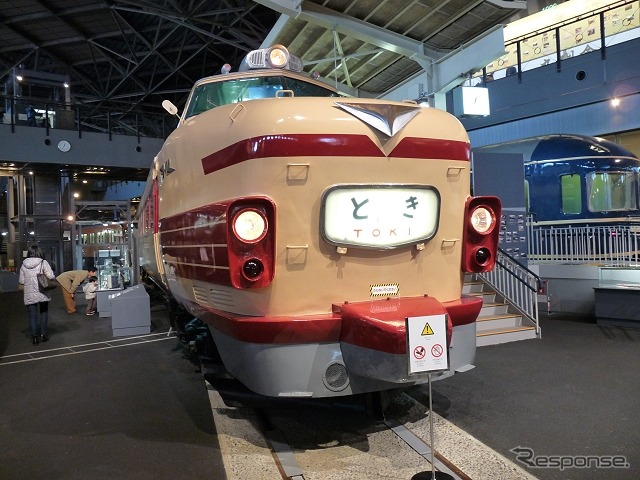 東京に到着後は鉄道博物館などを巡る。写真は鉄道博物館で展示保存されている181系特急形電車。