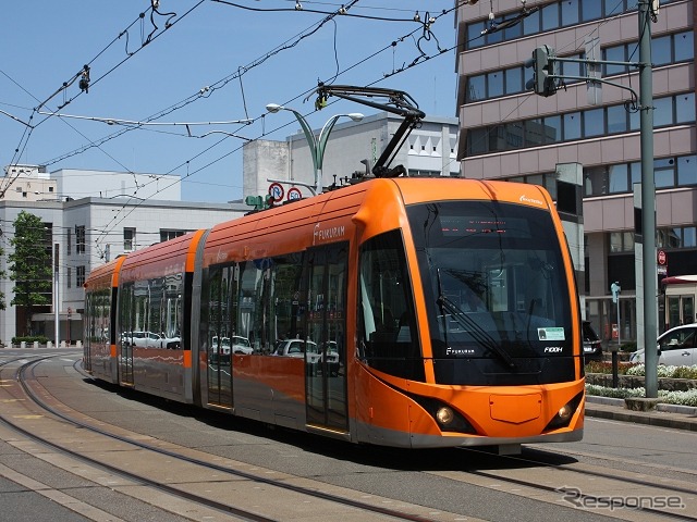 宇都宮市と芳賀町はLRT運営事業者の募集を6月15日から7月6日まで実施する。車両は福井鉄道F1000形（写真）と「同程度」のものを18編成導入することが想定されている。