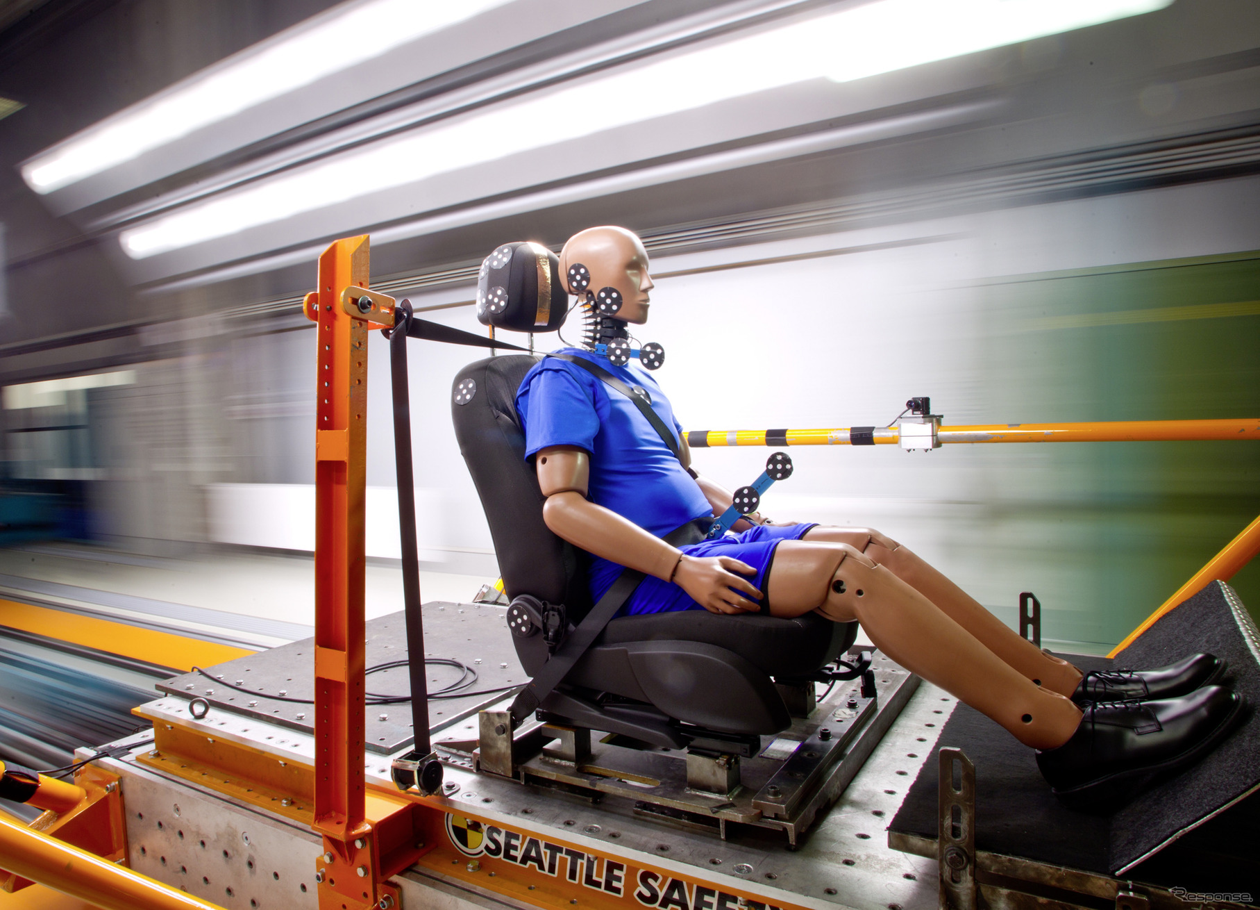 ジョンソン コントロールズ社の米国の衝突安全テスト施設