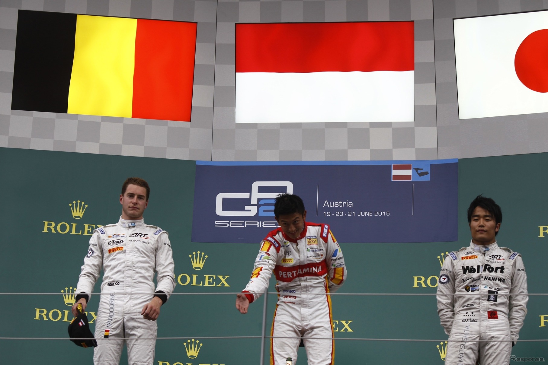 GP2第4戦オーストリア、レース2の表彰台。左から2位のS.ヴァンドーン、優勝のR.ハリアント、3位の松下。