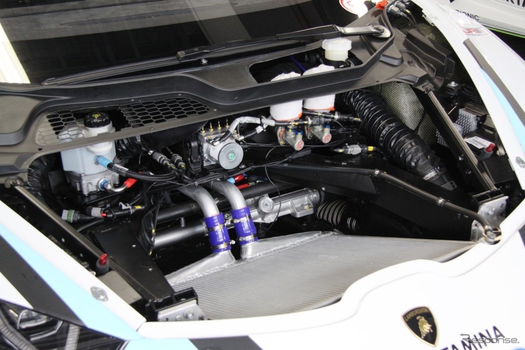 ランボルギーニウラカン LP 620-2スーパートロフェオ