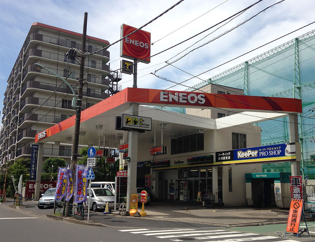 ガソリンスタンド内にオープンするレンタル819 大島駅前