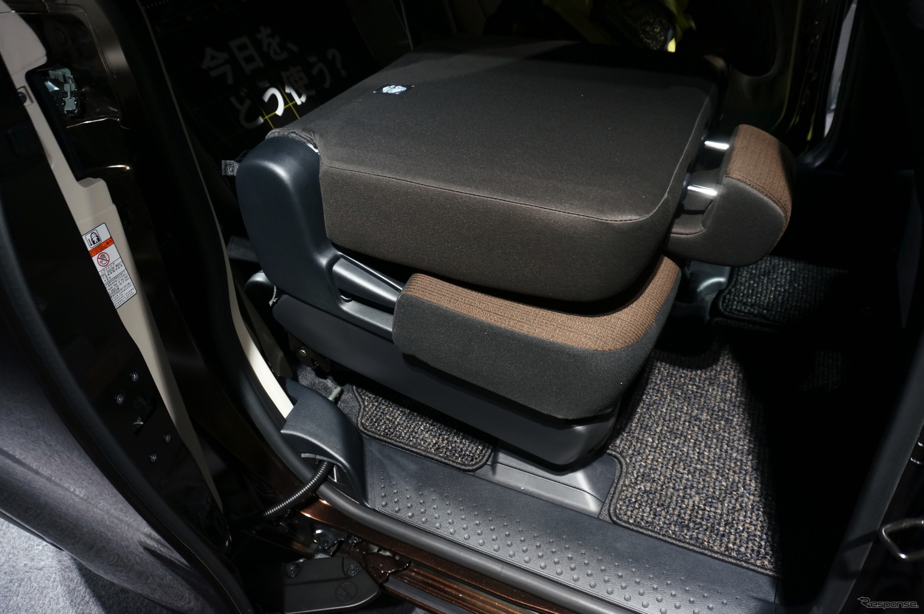 新型シエンタ タンブルシート