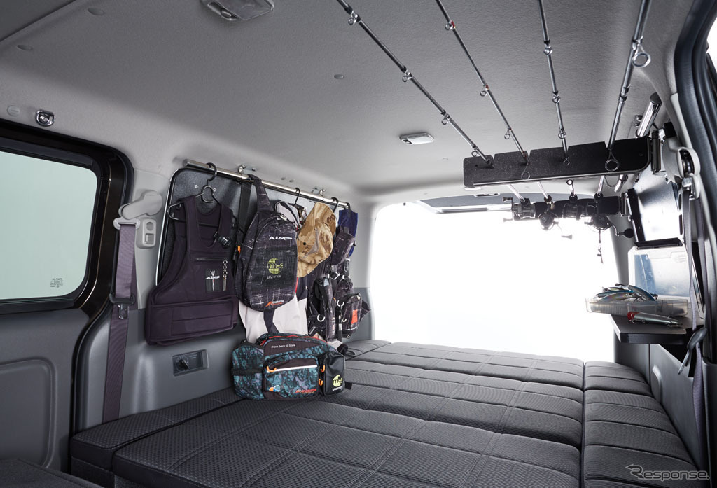 日産 NV350キャラバン トランスポーター（参考画像）