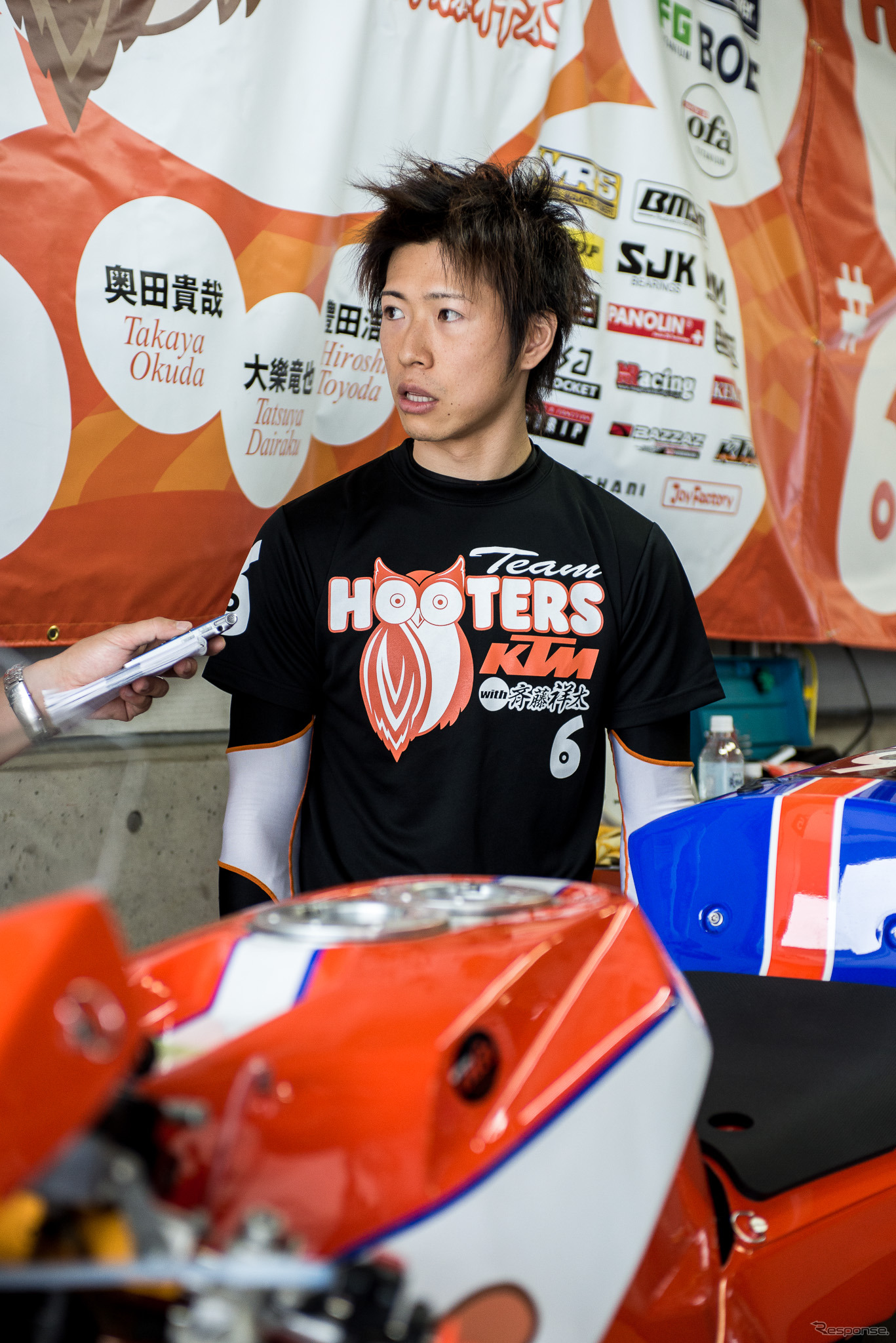 【鈴鹿8耐】唯一のKTMで参戦、HOOTERS旋風が巻き起こる！？［動画］