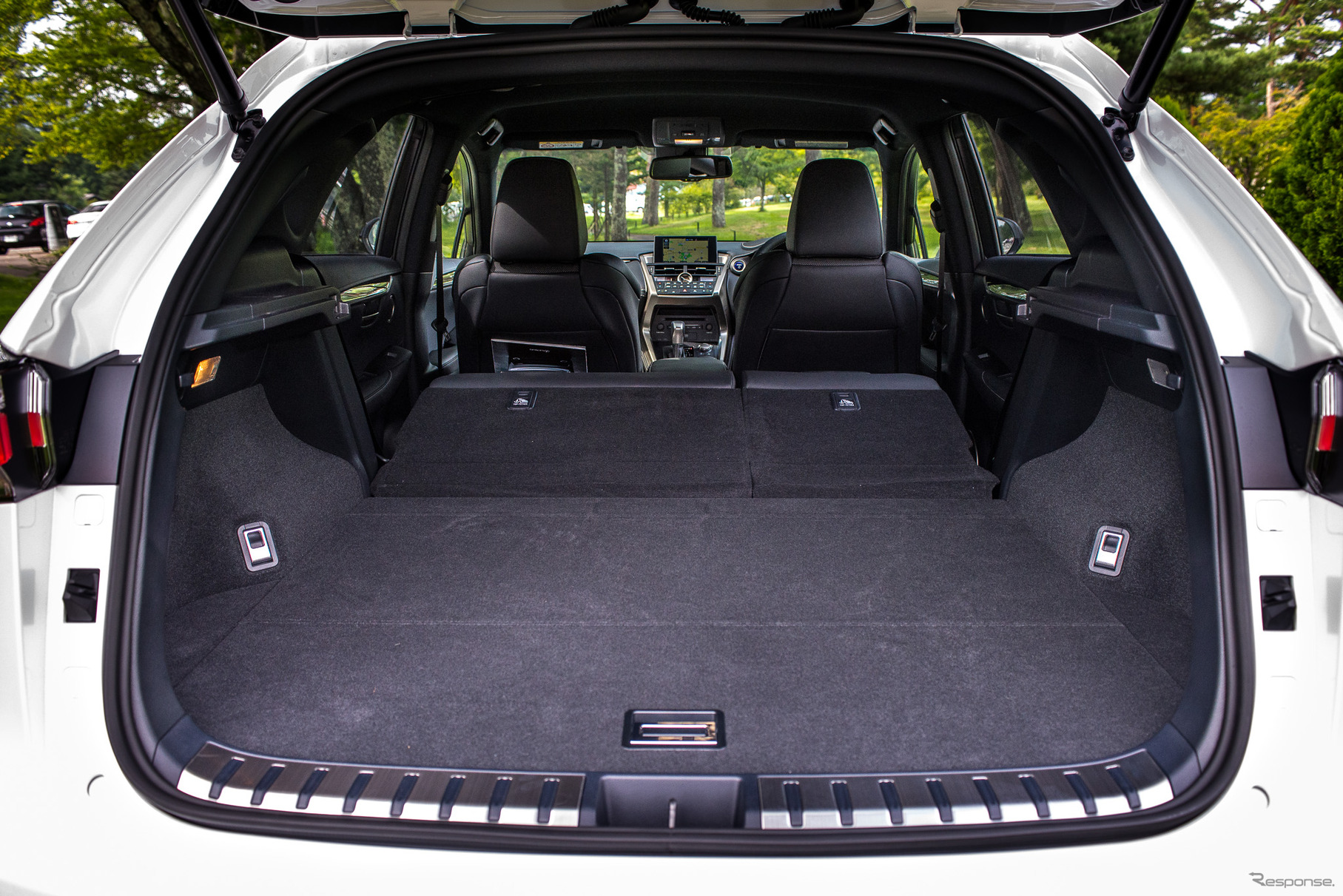 レクサス NX300h Fスポーツ（参考画像）