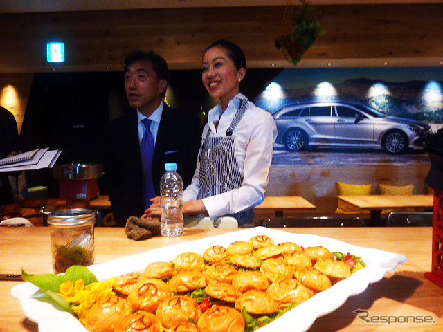 オープン前日の7月21日に公開された「Mercedes me Tokyo HANEDA」。リヴァンプ代表取締役社長・澤田貴司氏とエッグセレント取締役・神宮司希望氏