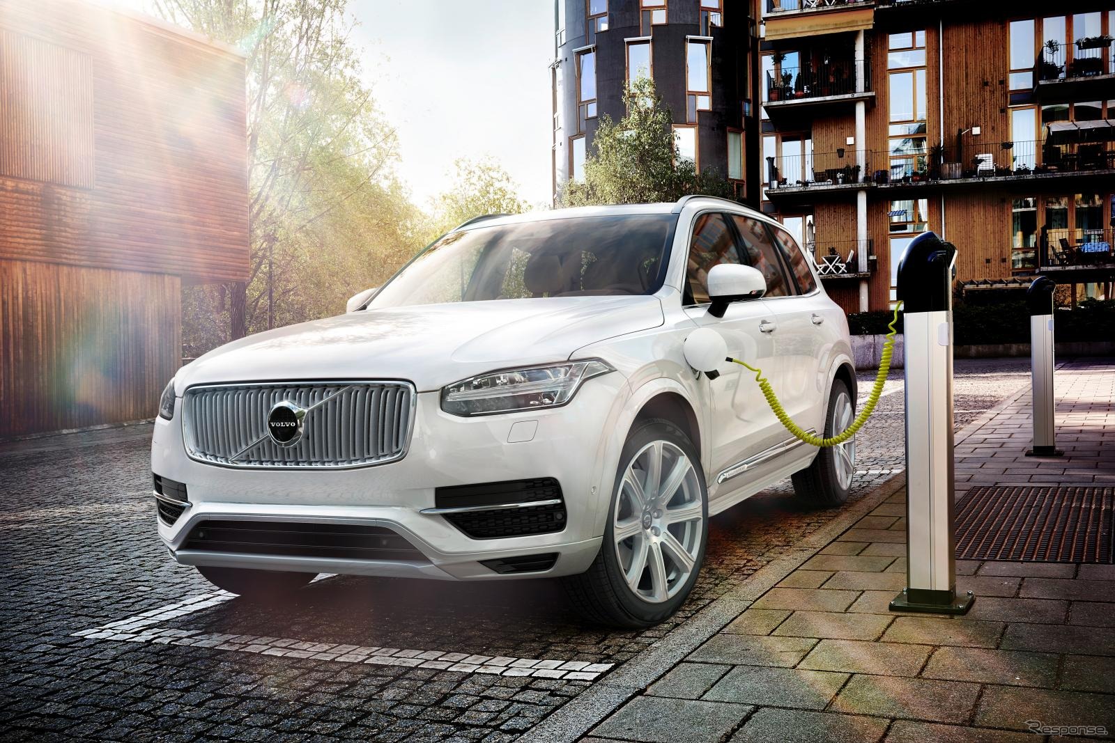 ボルボ XC90 のプラグインハイブリッド「T8」