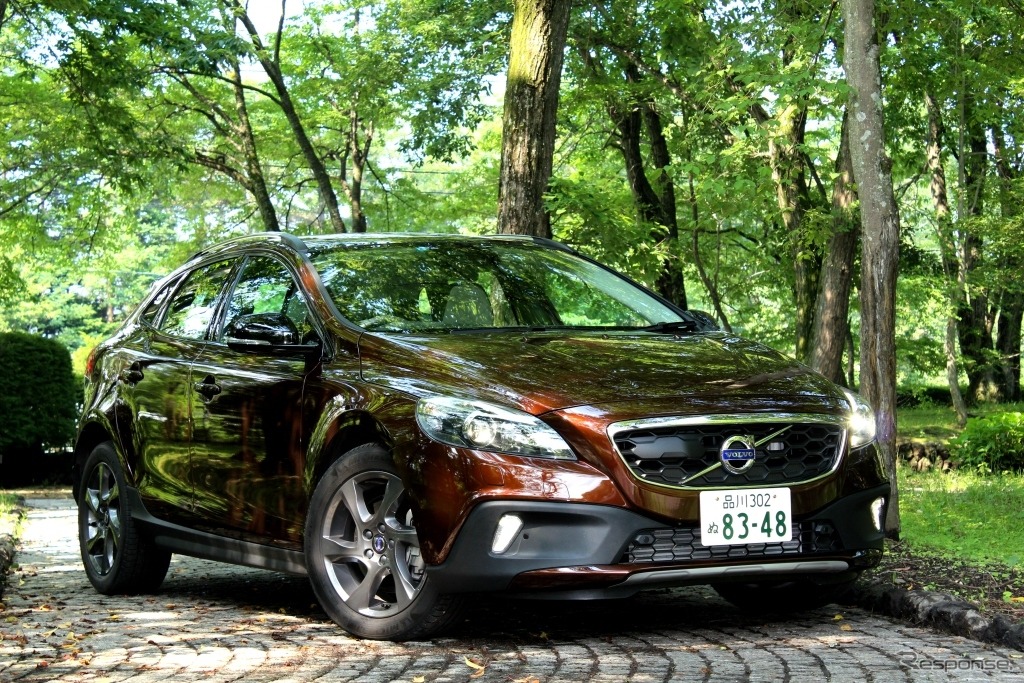 ボルボ V40クロスカントリーD4SE