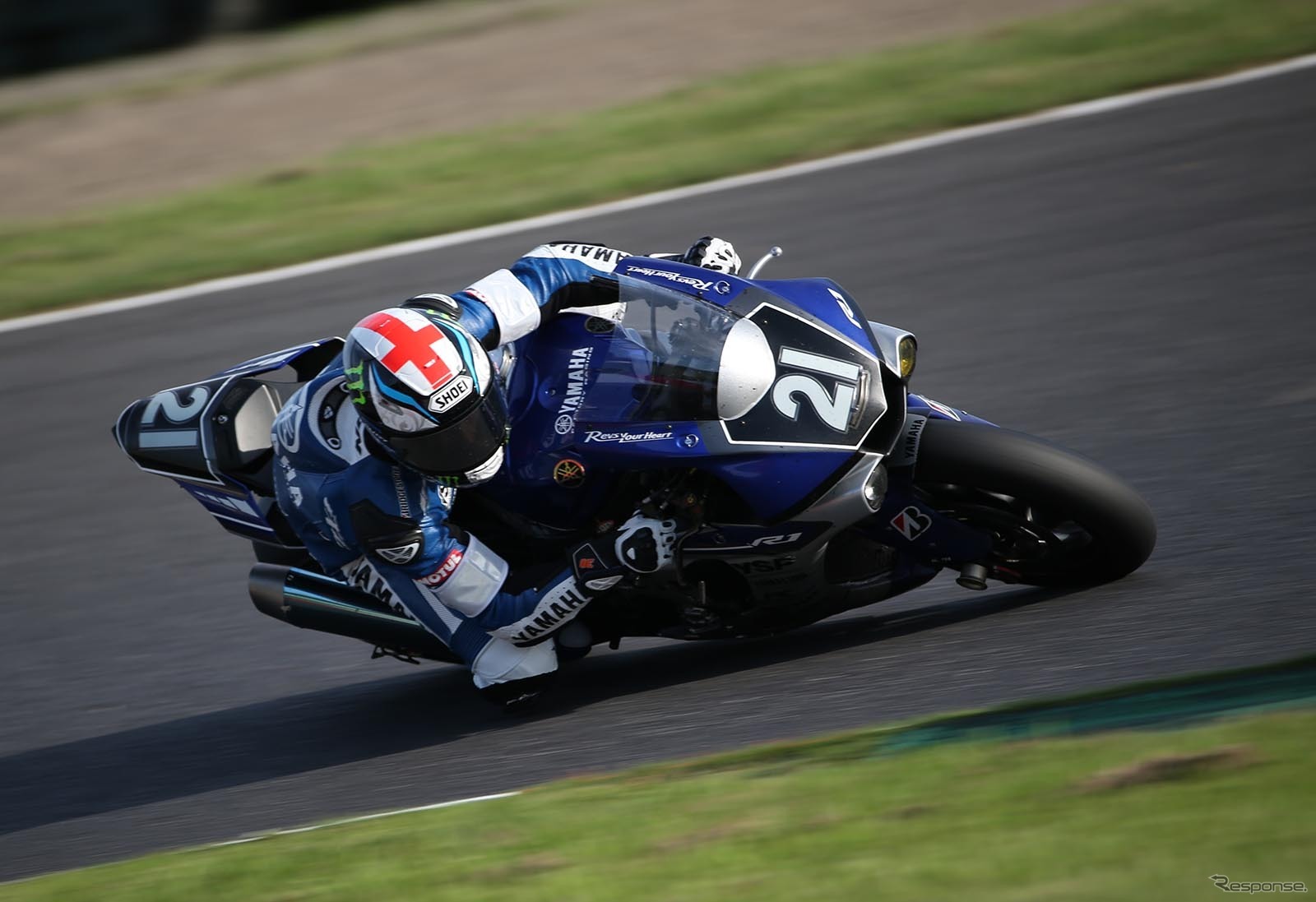 ヤマハが19年ぶりの鈴鹿8耐勝利。No.21 YAMAHA FACTORY RACING TEAM