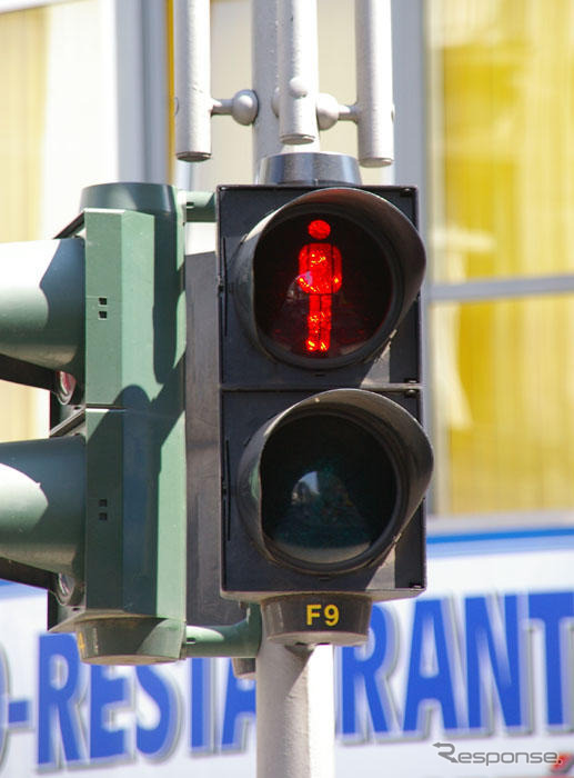 カワイイっ!!　歩行者信号機の人型マーク